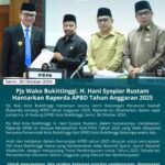 Pjs Wako Bukittinggi, H. Hani Syopiar Rustam Hantarkan Raperda APBD Tahun Anggaran 2025