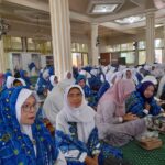 Refnawati SH pimpin rombongan Jamaah BKMT Masjid Nurul Wathan dan Raudhatul Jannah di agenda BKMT se kota Bukittinggi