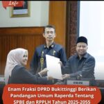 Enam fraksi di  DPRD Bukittinggi berikan pandangan umum di Raperda tentang  SPBE dan RPPLH  tahun 2025- 2055