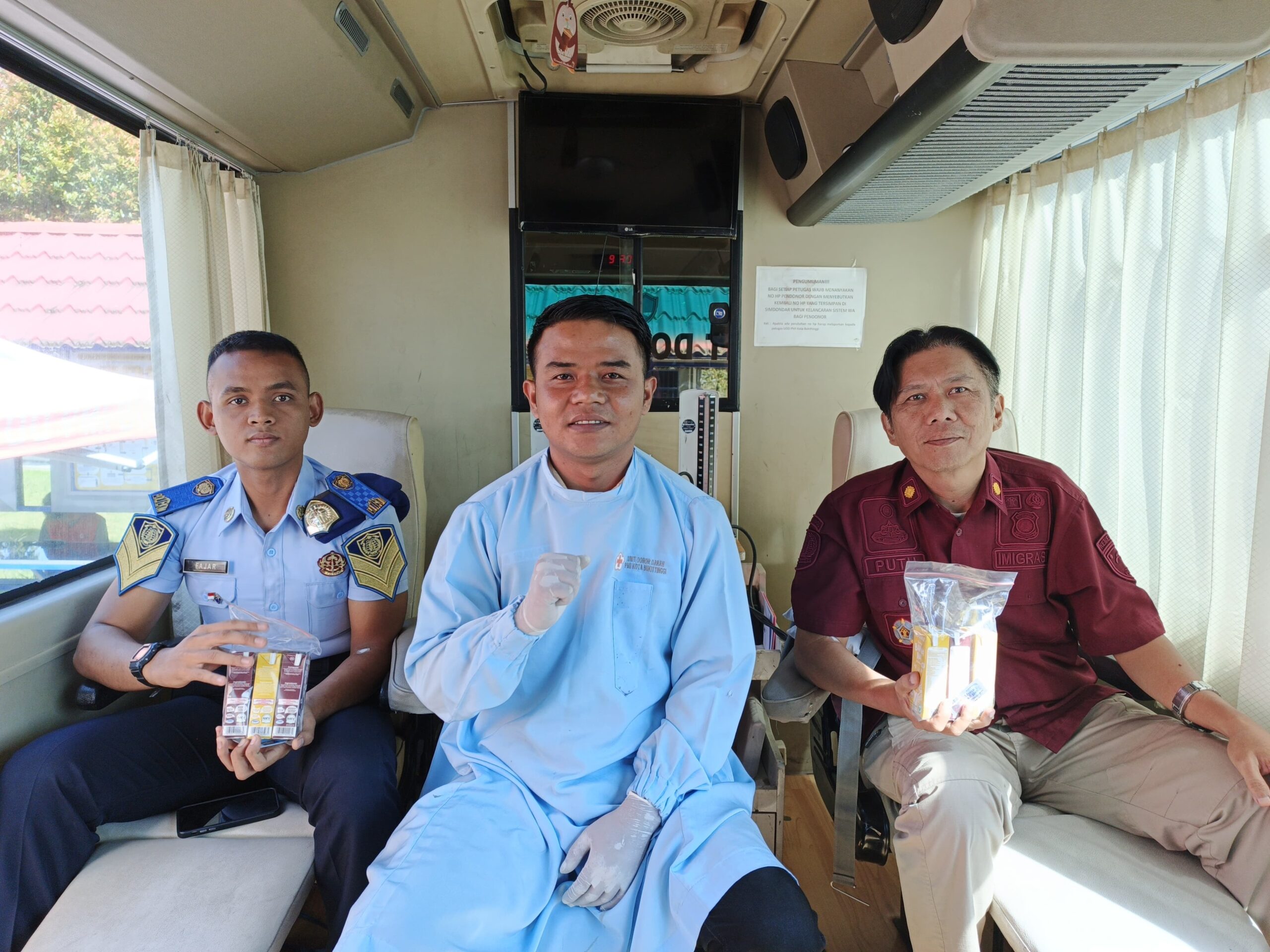 PMI Gandeng Kantor Imigrasi Kelas I Non TPI Agam Melaksanakan Kegiatan Sosial Donor Darah*