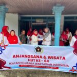 Dalam Rangka HUT IKWI ke-64 Berikan Santunan Ke Rumah Panti Jompo Sabai Nan Aluih*