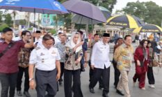 Menteri Pariwisata Kunjungi Bukittinggi, Soroti Potensi Jam Gadang hingga Ngarai Sianok